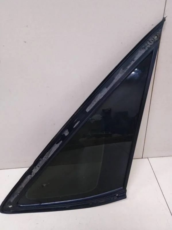 Стекло кузовное глухое правое Lexus RX 300/330/350/400h (XU30) 2003-2009