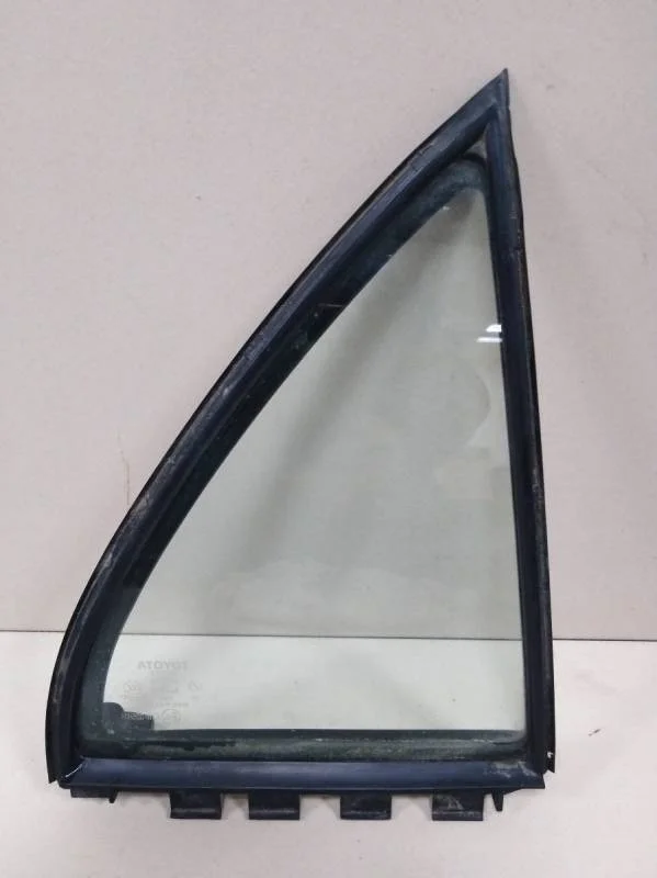 Стекло двери задней правой (форточка) Toyota Corolla E120 2001-2007