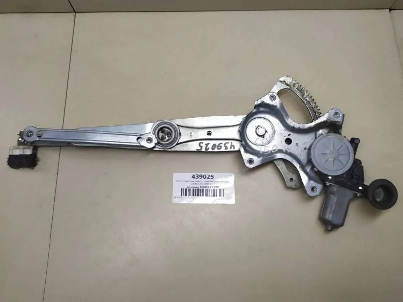 Стеклоподъемник электр. передний правый Toyota Corolla E150 2006-2013