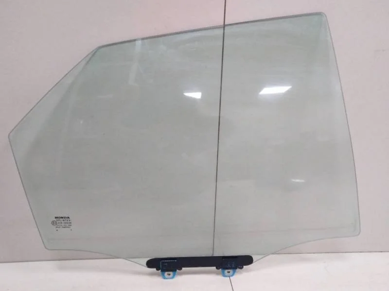 Стекло двери задней правой Honda Civic 5D 2006-2012