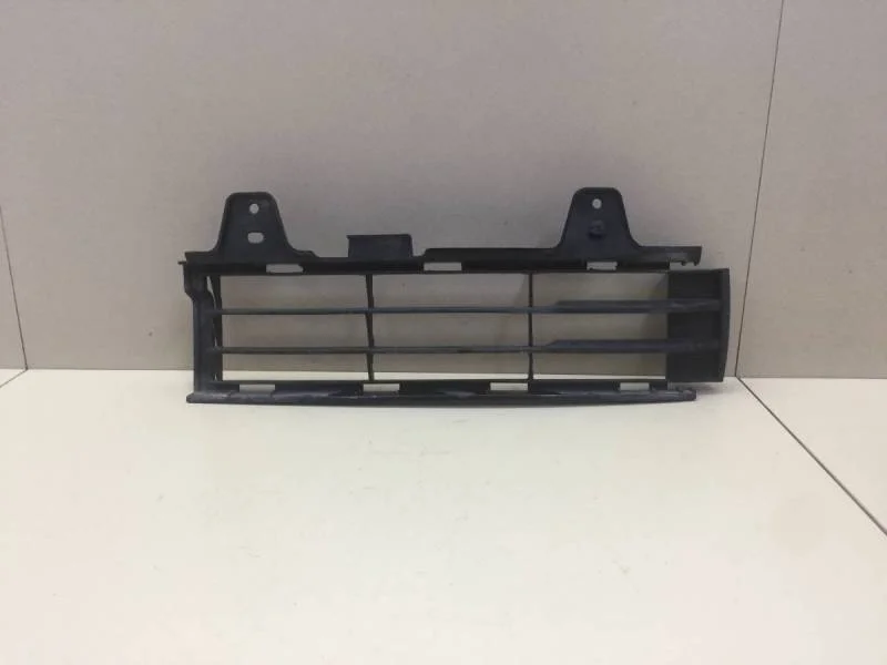 Решетка в бампер левая Toyota Land Cruiser (J200) 2007-2015