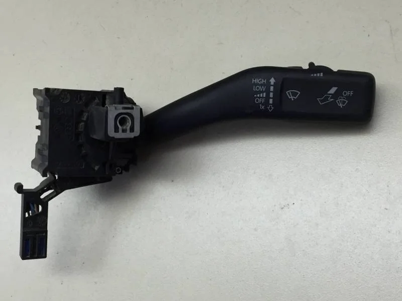 Переключатель стеклоочистителей Audi A3 (8P) 2004-2013