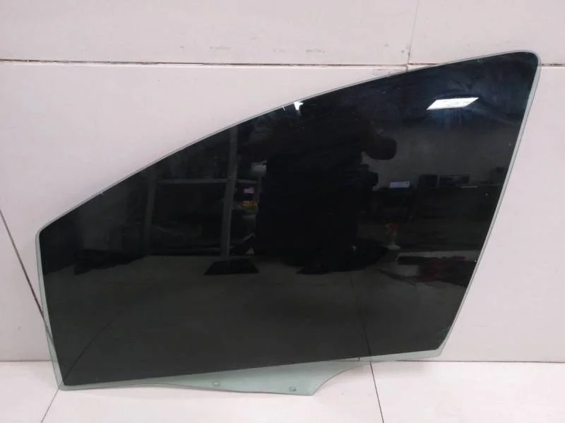 Стекло двери передней левой Peugeot 207 2006-2013