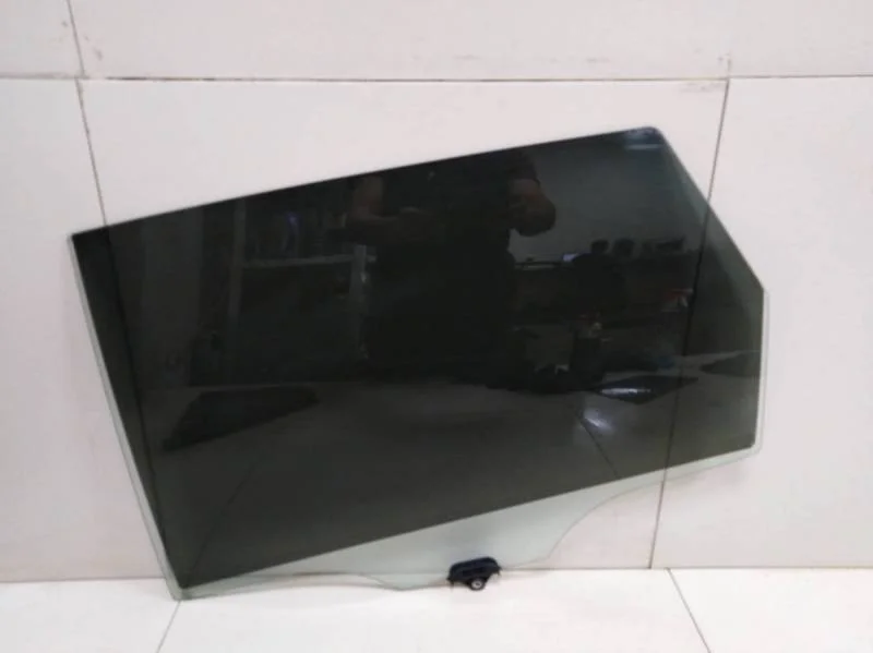 Стекло двери задней левой Kia Ceed (ED) 2007-2012