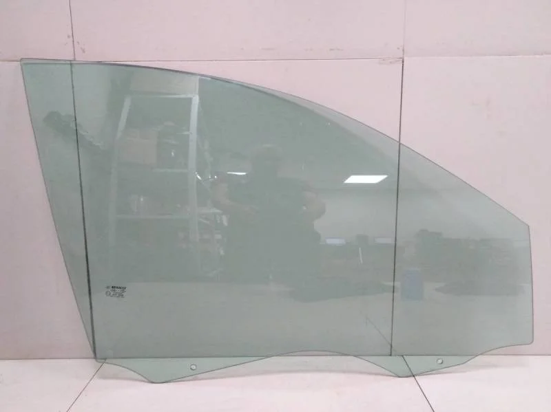 Стекло двери передней правой Renault Megane (2) 2002-2009