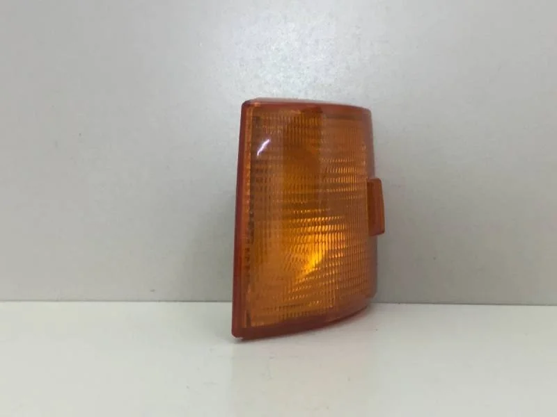 Указатель поворота левый Volkswagen Transporter T4 1990-2003