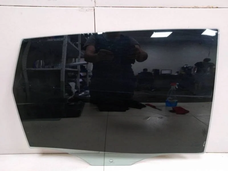 Стекло двери задней правой Ford Fiesta (MK5) 2002-2008