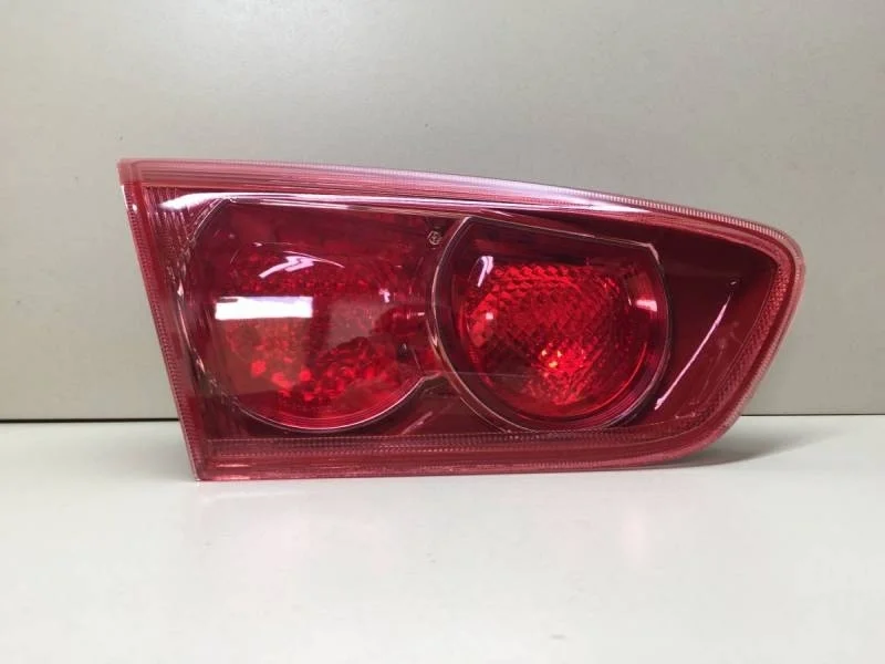 Фонарь задний внутренний левый Mitsubishi Lancer X (CX, CY)  2007>
