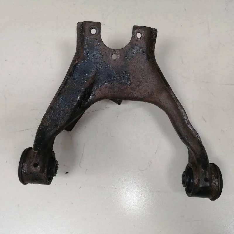 Рычаг передний верхний левый Mitsubishi L200 (KB) 2006-2016