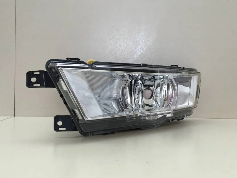 Фара противотуманная левая Skoda Rapid 2012-2020