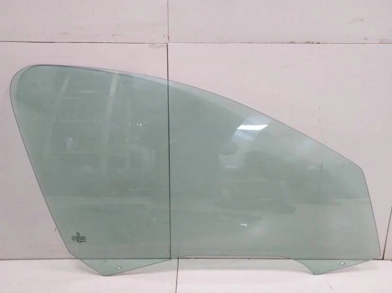 Стекло двери передней правой Peugeot 206 1998-2012