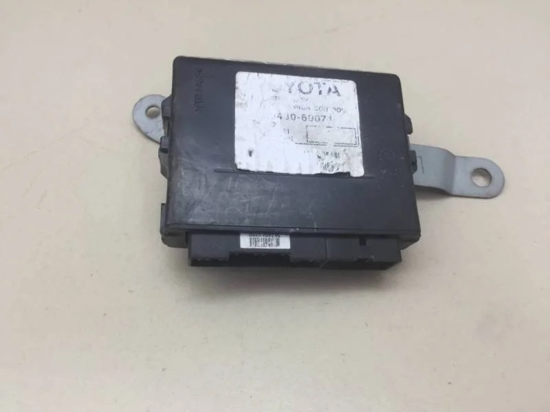 Блок электронный Toyota Land Cruiser (J200) 2007-2015