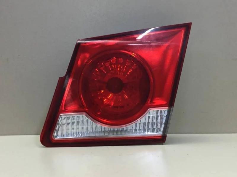 Фонарь задний внутренний правый Chevrolet Cruze (J300) 2009-2016