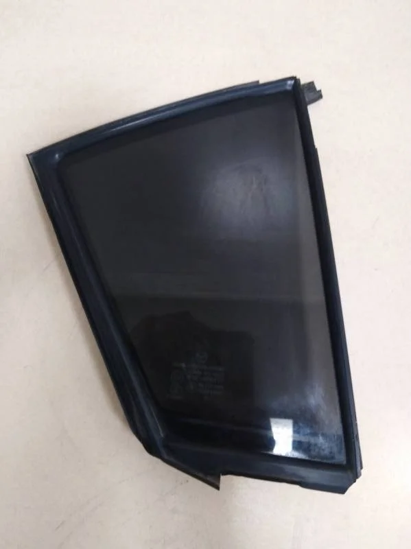Стекло кузовное глухое правое Mazda Mazda 3 (BL) 2009-2013