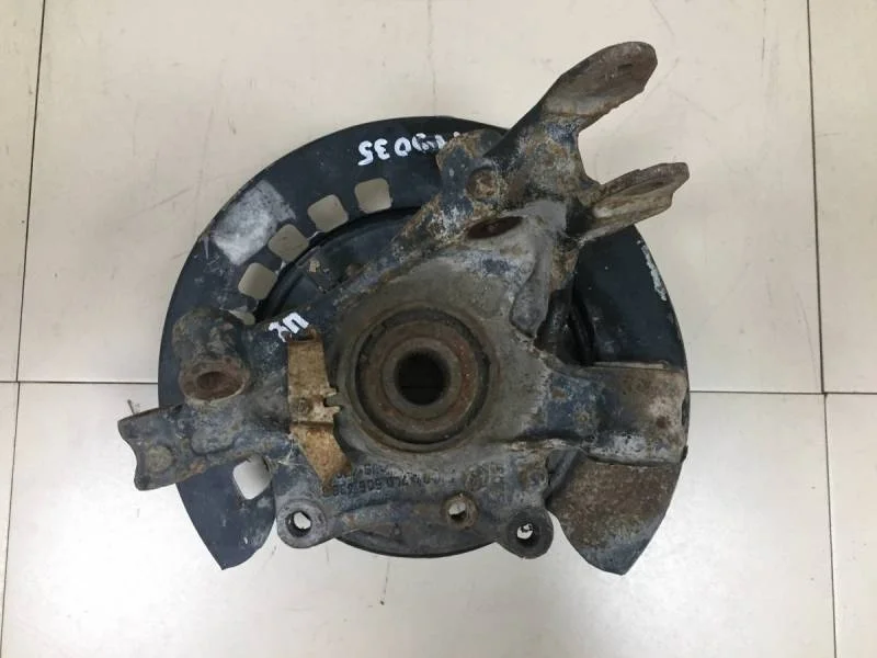 Кулак поворотный задний правый Volkswagen Touareg (7L) 2002-2010