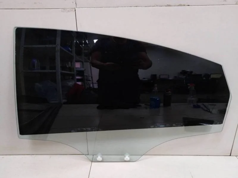 Стекло двери задней левой Hyundai Solaris 2010-2017