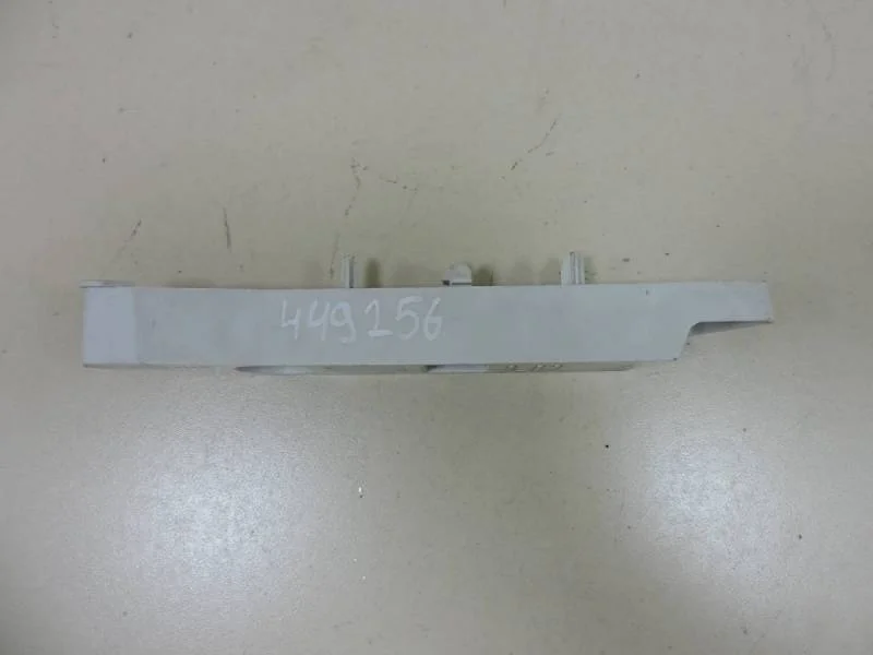 Направляющая переднего бампера левая Ford Focus 2 (DB) 2008-2011