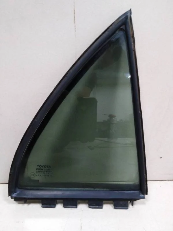 Стекло двери задней правой (форточка) Toyota Corolla E120 2001-2007