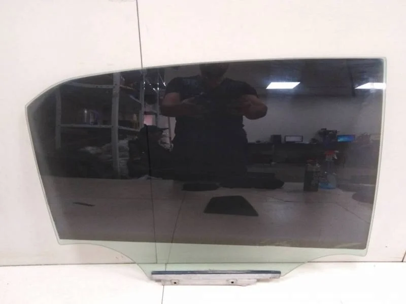 Стекло двери задней правой Toyota Corolla E150 2006-2013