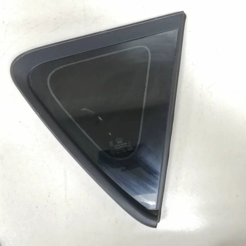 Стекло кузовное глухое правое Kia Soul (PS) 2014>