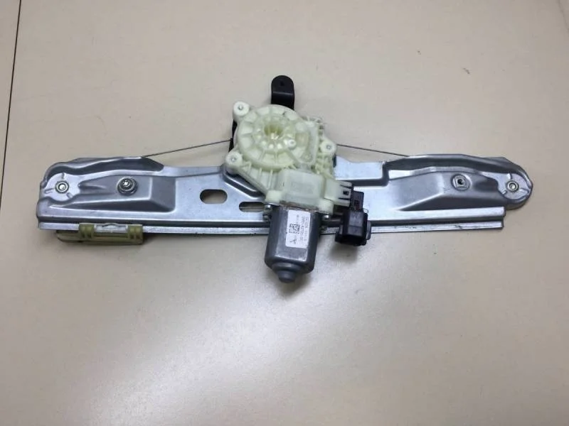 Стеклоподъемник электр. задний левый Ford Focus 3 2011>