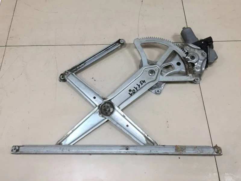 Стеклоподъемник электр. передний правый Toyota Land Cruiser (J200) 2007-2015