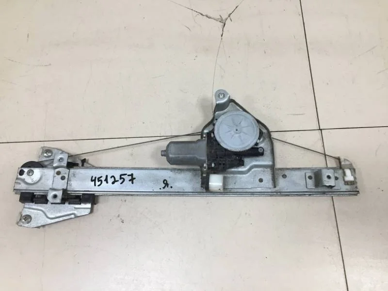 Стеклоподъемник электр. задний левый Mitsubishi Pajero/Montero 4 (V8, V9) 2007>