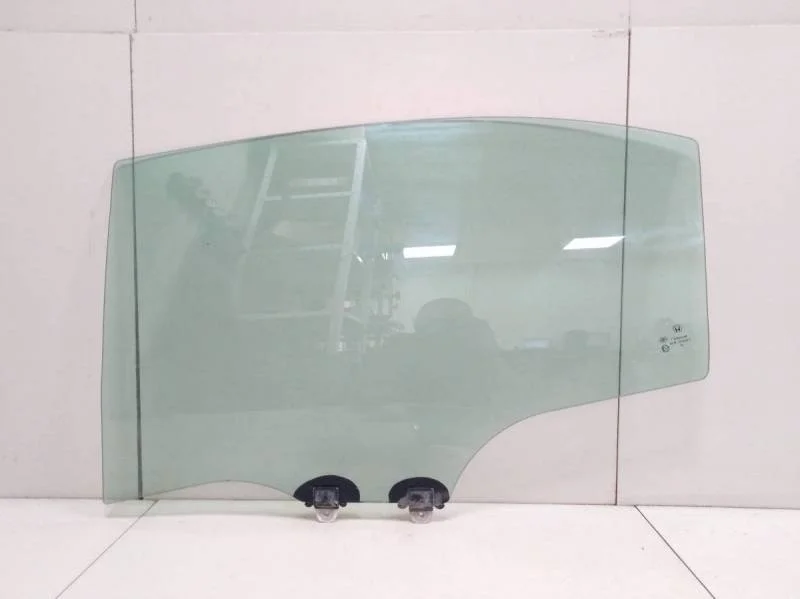 Стекло двери задней левой Honda Civic 4D 2006-2012