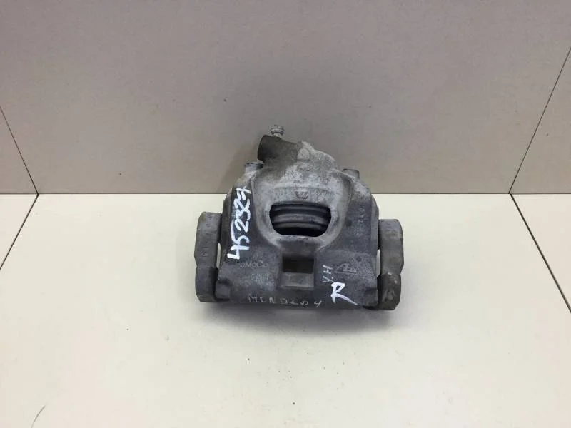 Суппорт передний правый Ford Mondeo 4 2007-2015