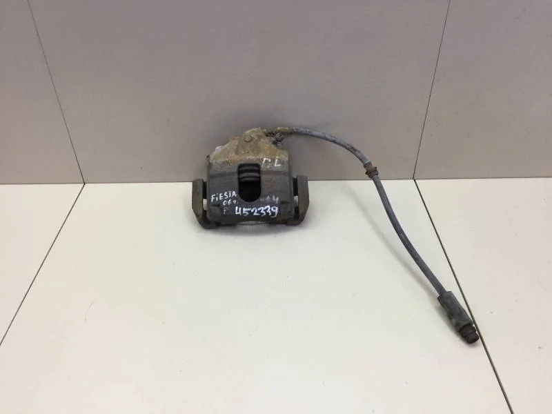 Суппорт передний левый Ford Fiesta (MK5) 2002-2008