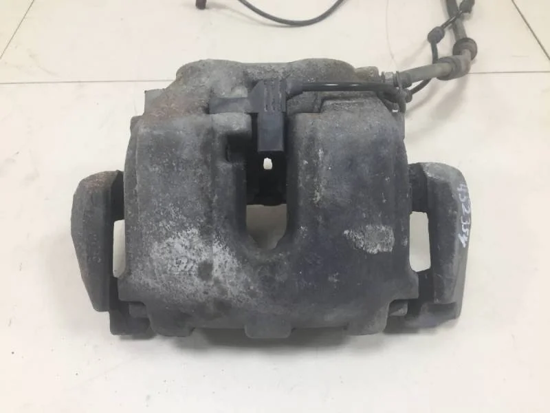 Суппорт передний правый Mercedes-Benz ML-Class (W164) 2005-2011