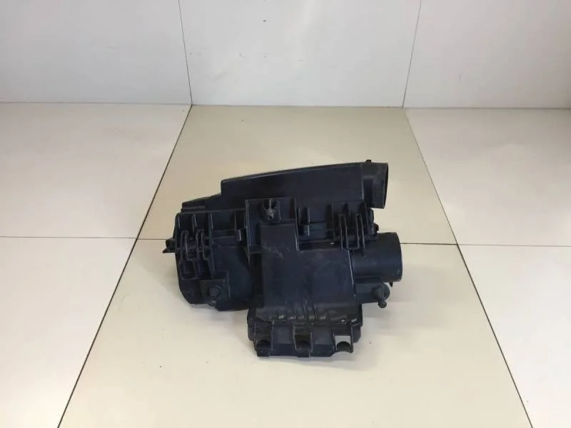 Корпус воздушного фильтра Mercedes-Benz E-Class (W212) 2009-2016