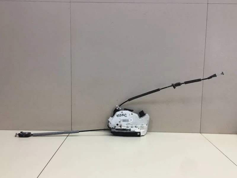 Замок двери задней левой Skoda Superb 2008-2015