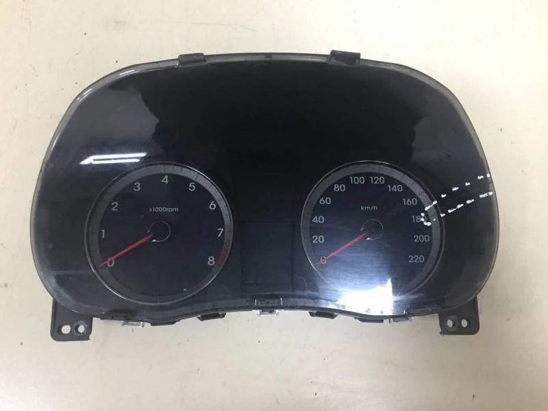 Панель приборов Hyundai Solaris 2010-2017