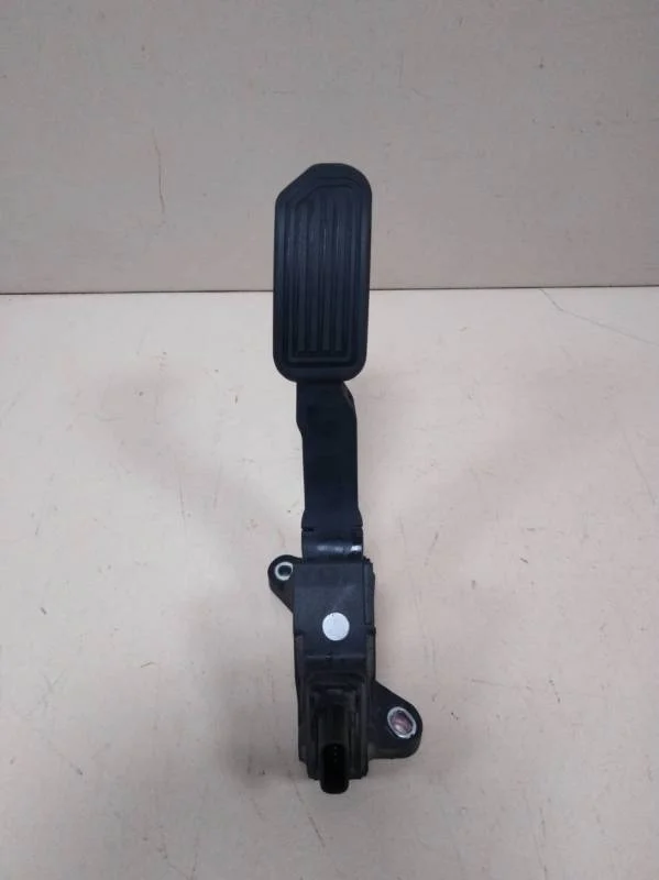 Педаль газа Toyota Corolla E180 2013>