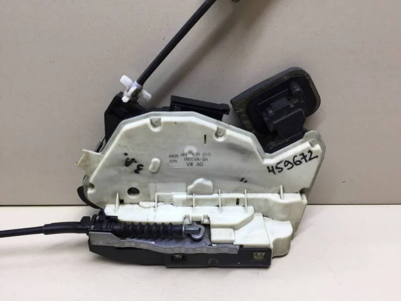 Замок двери задней левой Volkswagen Polo (Sed RUS) 2011>
