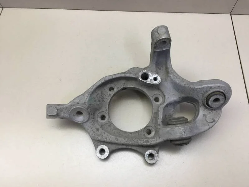 Кулак поворотный задний левый Mercedes-Benz C-Class (W204) 2007-2014