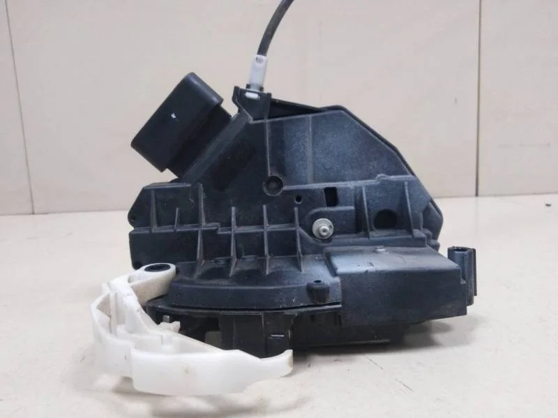 Замок двери задней левой Ford Focus 3 2011>