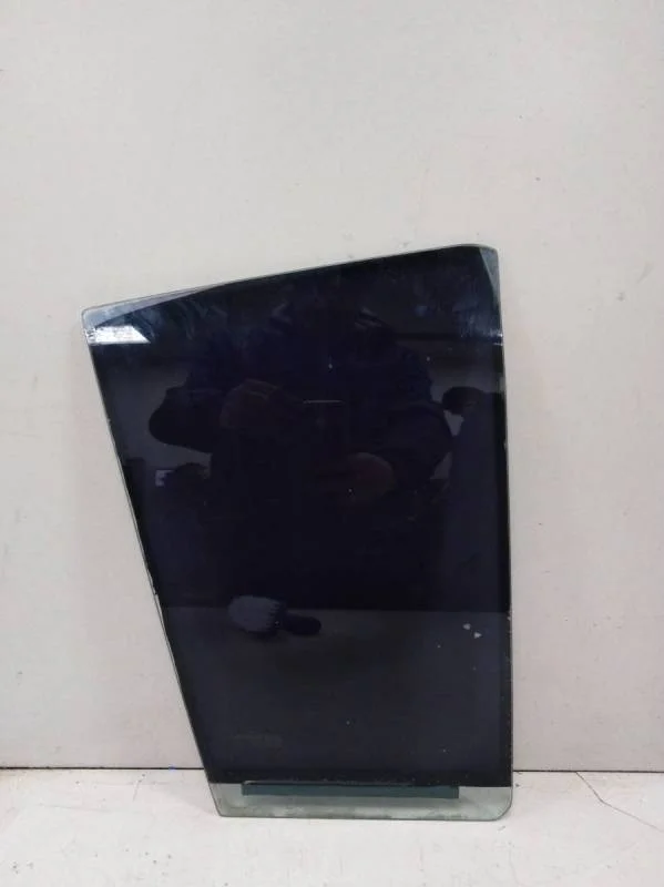 Стекло двери задней правой (форточка) Nissan Tiida (C11) 2007-2014