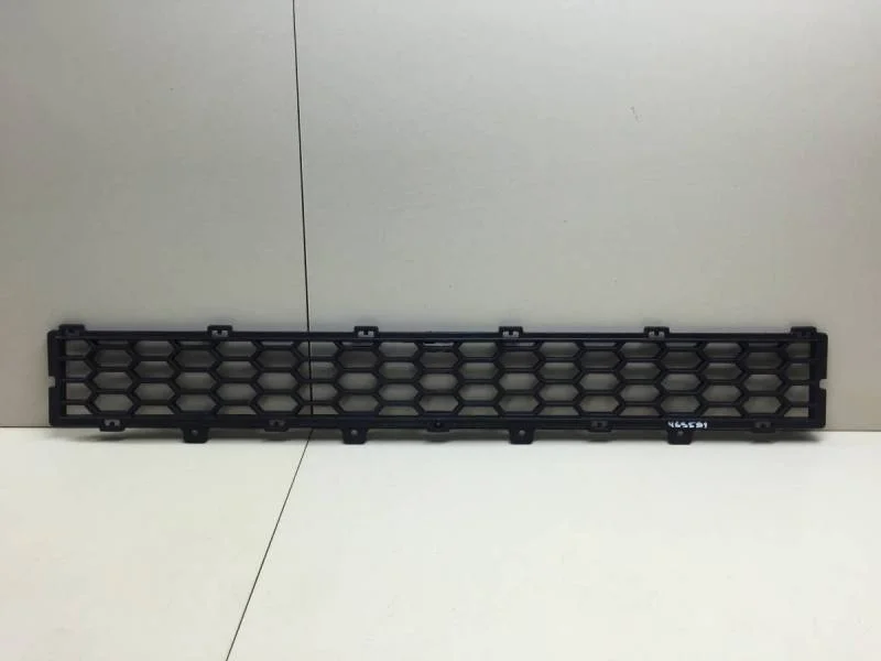Решетка в бампер центральная Chevrolet Captiva (C100) 2006-2011