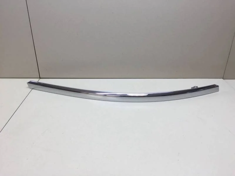 Молдинг переднего бампера правый Audi A6 (C6) 2005-2011