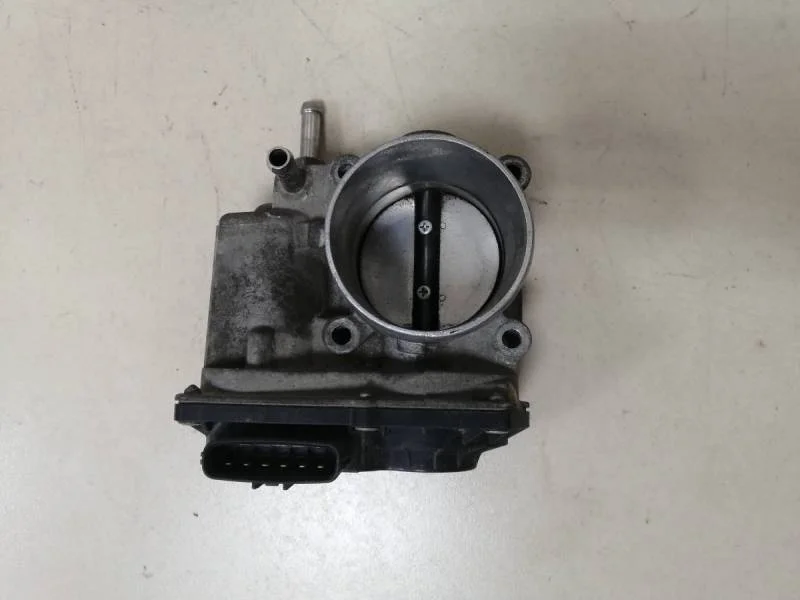 Заслонка дроссельная электрическая Toyota Corolla E150 2006-2013