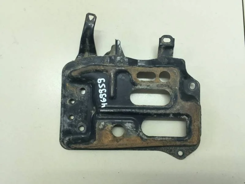 Крепление АКБ (корпус / подставка) Toyota Corolla E150 2006-2013