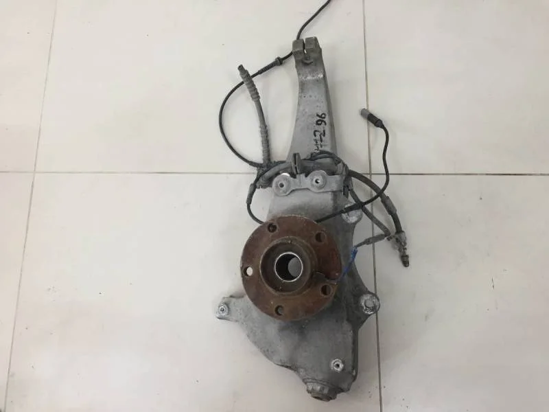 Кулак поворотный передний левый BMW 7-Series F01  2008-2015