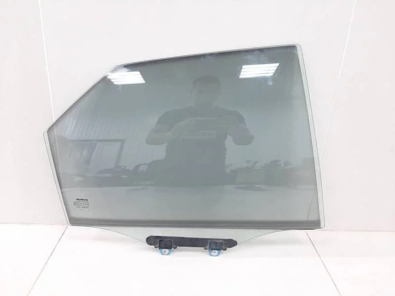 Стекло двери задней правой Honda Civic 5D 2006-2012