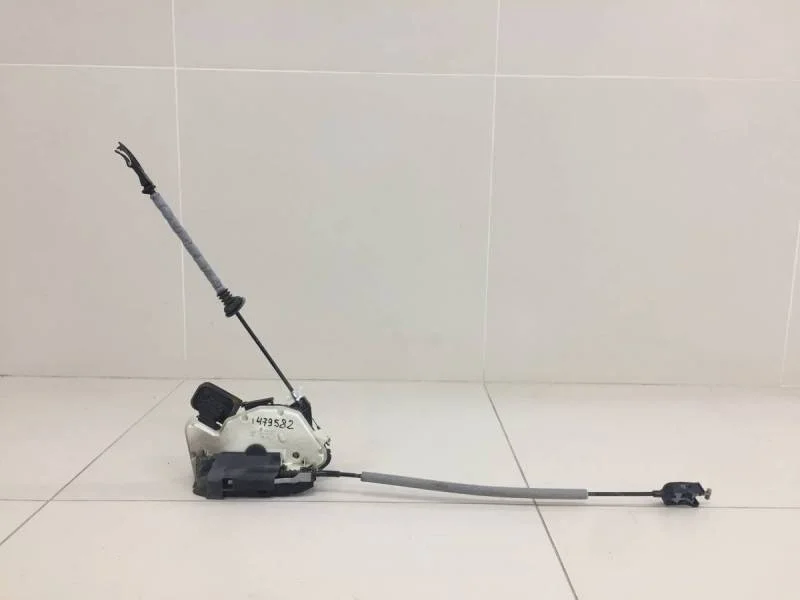 Замок двери задней правой Volkswagen Polo (Sed RUS) 2011>