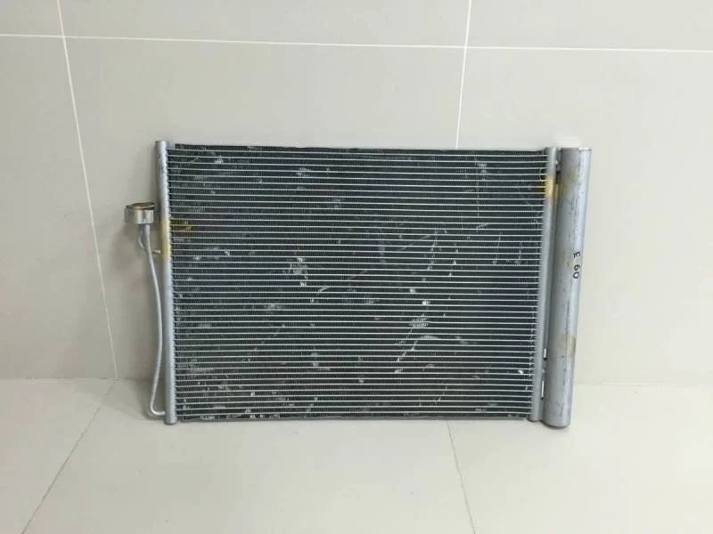 Радиатор кондиционера (конденсер) BMW 5-series E60/E61 2003-2009