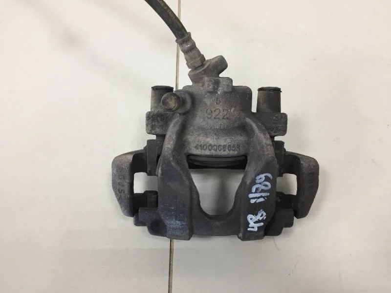 Суппорт передний правый Renault Logan (2) 2014>