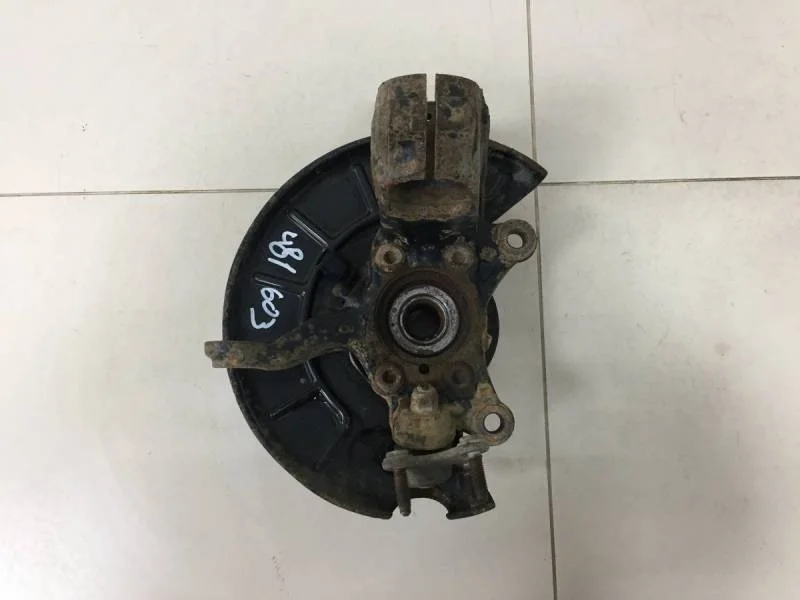 Кулак поворотный передний левый Volkswagen Tiguan (5N2) 2011-2016