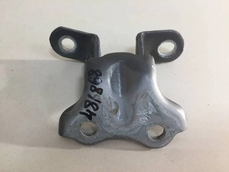 Петля двери задней правой верхняя Hyundai Solaris 2010-2017